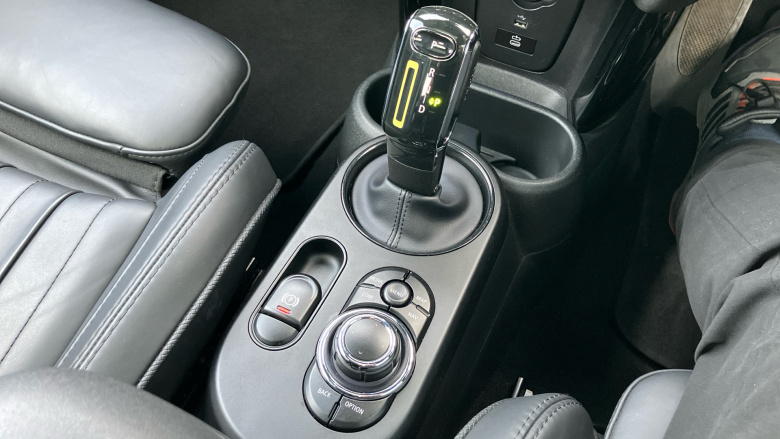 MINI Hatchback 135kW Cooper S Level 3 33kWh 3dr Auto Electric Hatchback